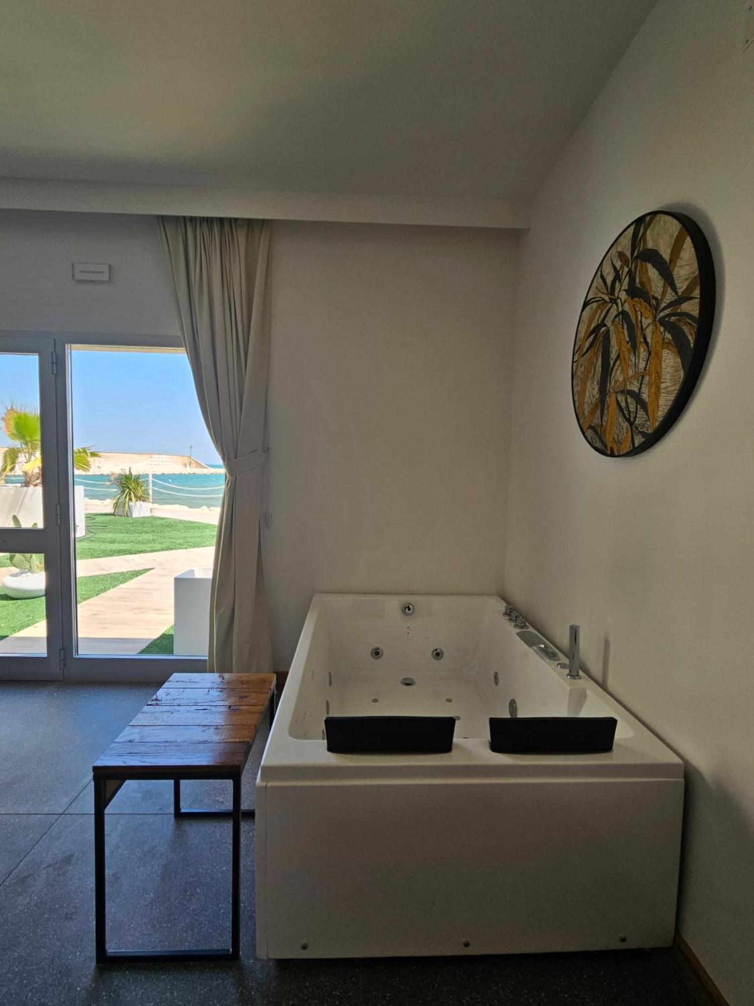 Dada Suites And Sea San Salvo Eksteriør bilde